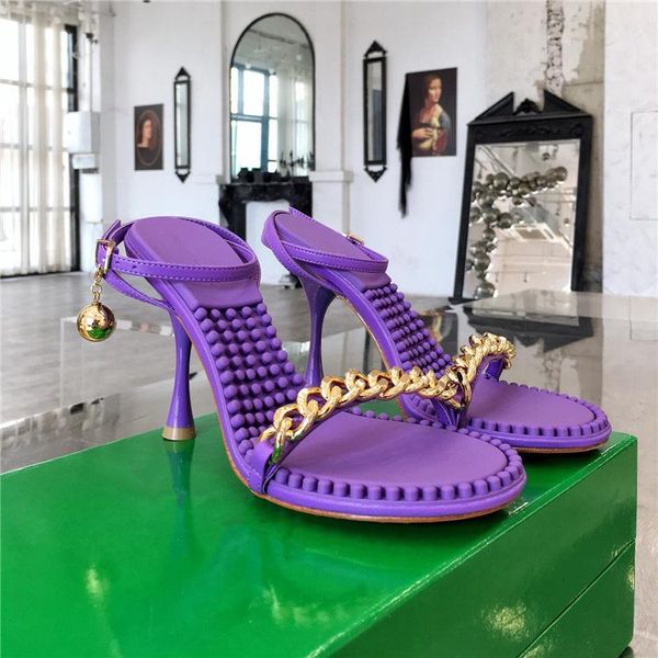 dress shoes 2021 fashion gold chain women sandals designer luxury chains high heels lady party pumps, Black
dress shoes 2021 fashion gold chain women sandals designer luxury chains high heels lady party pumps, Black