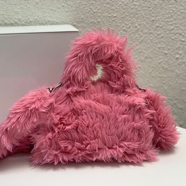 2021 fall winter lovely fluffy hourglass bags cross body shoulder famous luxury designer mini vanity cosmetic street it fashion brand b hand
2021 fall winter lovely fluffy hourglass bags cross body shoulder famous luxury designer mini vanity cosmetic street it fashion brand b hand