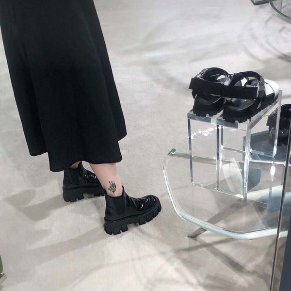 classics fashion and exquisite women boots ankle high heels and genuine leather outdoors fashion boots cowboy booties shoe10 131-1, Black
classics fashion and exquisite women boots ankle high heels and genuine leather outdoors fashion boots cowboy booties shoe10 131-1, Black