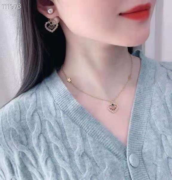 luxury jewelry new family pearl two letter light luxury design heart-shaped earrings, Golden
luxury jewelry new family pearl two letter light luxury design heart-shaped earrings, Golden