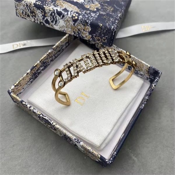 85% off factory clearance home high version full diamond hollow out bracelet female used, Black
85% off factory clearance home high version full diamond hollow out bracelet female used, Black