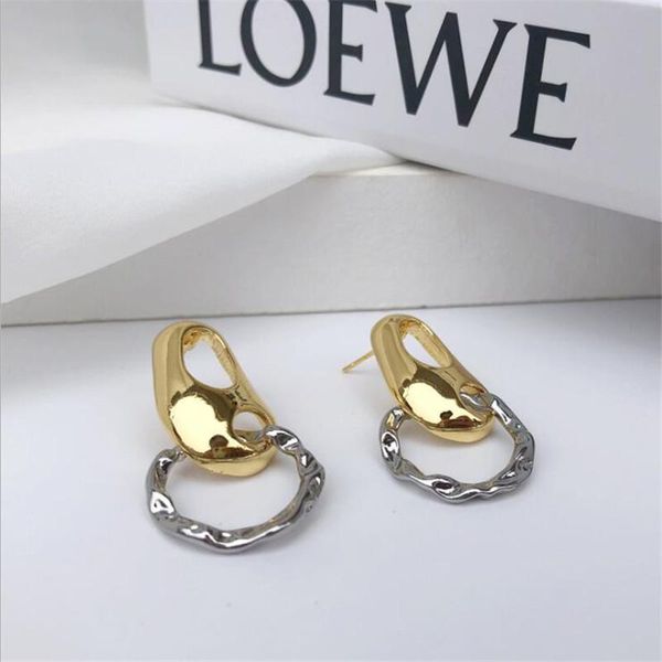 women earring gold-plated circle earrings oval hollow contrasting color stud french stitching, Golden;silver
women earring gold-plated circle earrings oval hollow contrasting color stud french stitching, Golden;silver