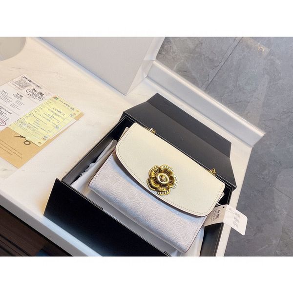 classic old flower rivet camellia women's bag rose lock chain one shoulder slanting flap luxuryss designerss yw
classic old flower rivet camellia women's bag rose lock chain one shoulder slanting flap luxuryss designerss yw