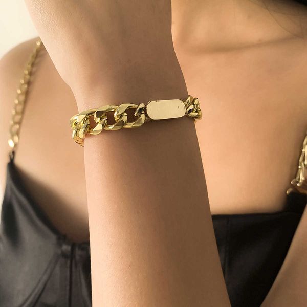 vintage bracelet on hand simple metal shiny pendant chain bracelet charms for bracelet goth jewelry for women accessories q0719, Black
vintage bracelet on hand simple metal shiny pendant chain bracelet charms for bracelet goth jewelry for women accessories q0719, Black