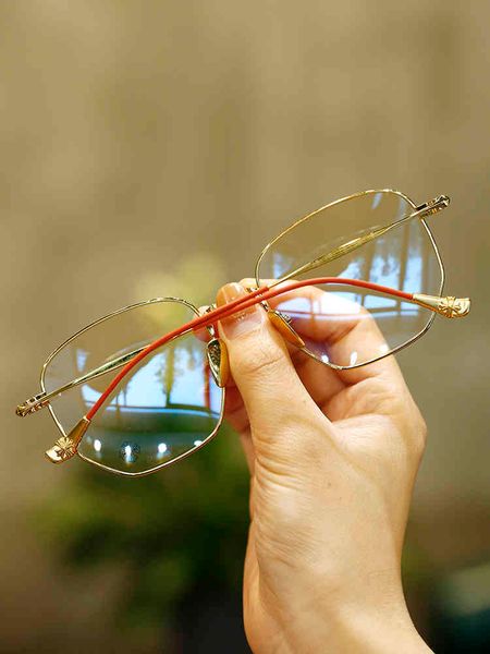 designer sunglasses block blue light glasses diopter optical for lady and men myopia vision busines decoration frame computer metal eyewear, White;black
designer sunglasses block blue light glasses diopter optical for lady and men myopia vision busines decoration frame computer metal eyewear, White;black