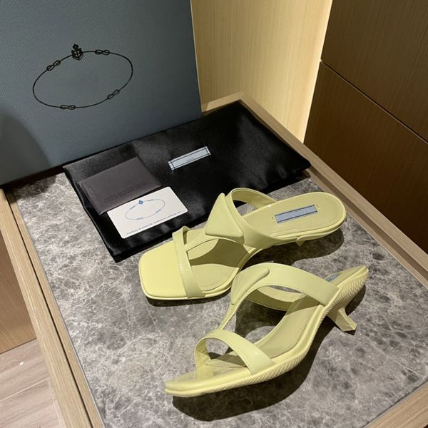 2021 fashion dress shoes ladies high heels exquisite and comfortable strap women letters short boots leather material 35-40, Black
2021 fashion dress shoes ladies high heels exquisite and comfortable strap women letters short boots leather material 35-40, Black