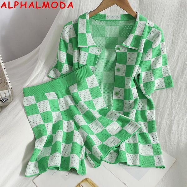women's tracksuits alphalmoda summer plaid suit short-sleeved knitted cardigan jacket + wide-leg shorts hollow two piece set for women, Gray
women's tracksuits alphalmoda summer plaid suit short-sleeved knitted cardigan jacket + wide-leg shorts hollow two piece set for women, Gray