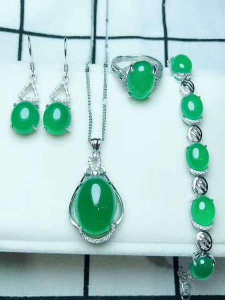 bracelet, earrings & necklace c96#925 silver inlaid natural chalcedony set, the jade face is clean and translucent, Black
bracelet, earrings & necklace c96#925 silver inlaid natural chalcedony set, the jade face is clean and translucent, Black