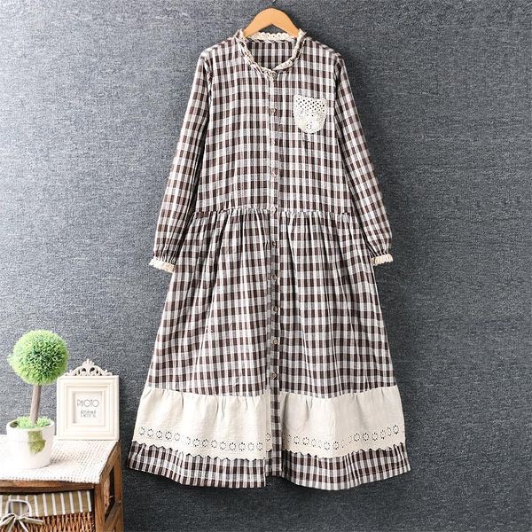 casual dresses 2021 spring autumn women cotton linen dress japan style fresh hollow out embroidery lace plaid long sleeve, Black;gray
casual dresses 2021 spring autumn women cotton linen dress japan style fresh hollow out embroidery lace plaid long sleeve, Black;gray