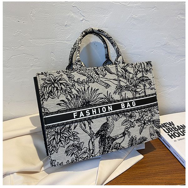 70% off factory store spring and summer new net red large capacity embroidery shopping shoulder bag hand tote bag
70% off factory store spring and summer new net red large capacity embroidery shopping shoulder bag hand tote bag