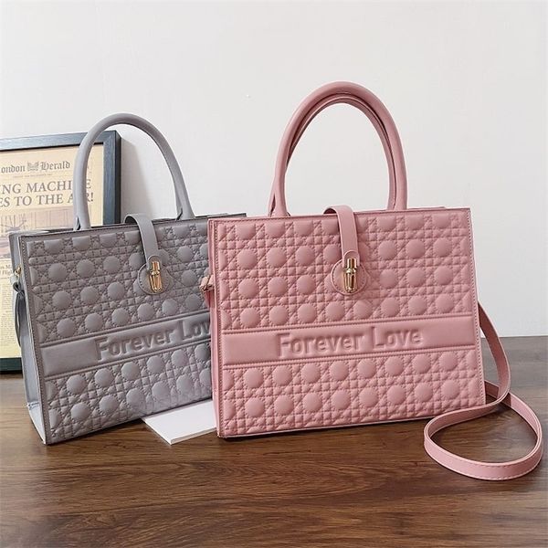 factory store shop portable bag women's 2022 new fashion lingge embroidered thread single shoulder tide net red popular messenger 4lbo
factory store shop portable bag women's 2022 new fashion lingge embroidered thread single shoulder tide net red popular messenger 4lbo