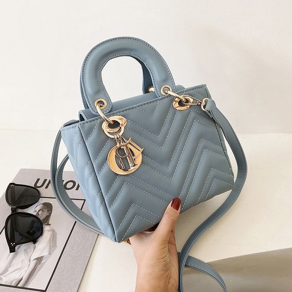 luxury handbags small women 2021 new korean fashion embroidery hand-held princess bag
luxury handbags small women 2021 new korean fashion embroidery hand-held princess bag