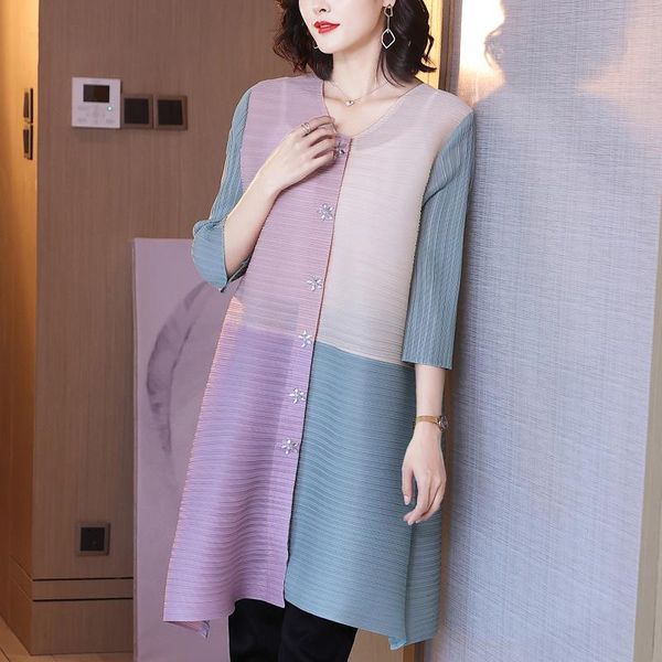plus size dress spring for women 45-75kg simple patchwork round neck loose stretch miyake pleated clothes above the knees casual dresses, Black;gray
plus size dress spring for women 45-75kg simple patchwork round neck loose stretch miyake pleated clothes above the knees casual dresses, Black;gray