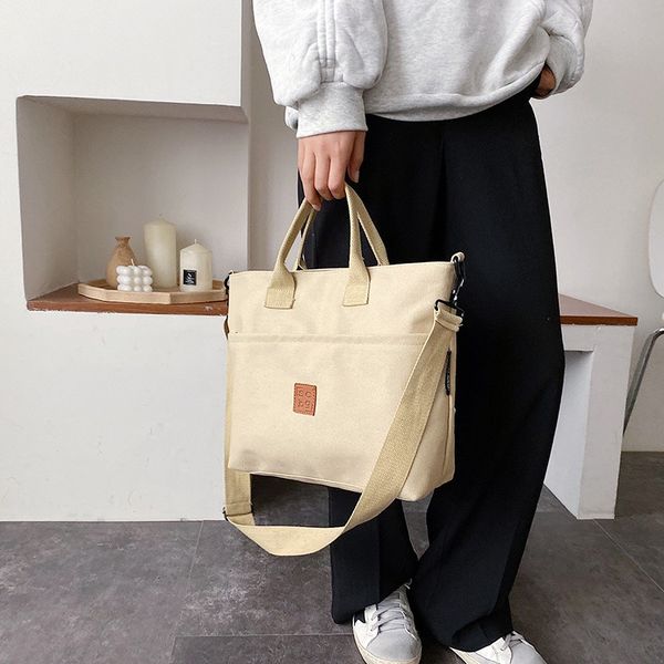 the new fashion one shoulder carrying large capacity women's bag young girl atmosphere tote bag
the new fashion one shoulder carrying large capacity women's bag young girl atmosphere tote bag