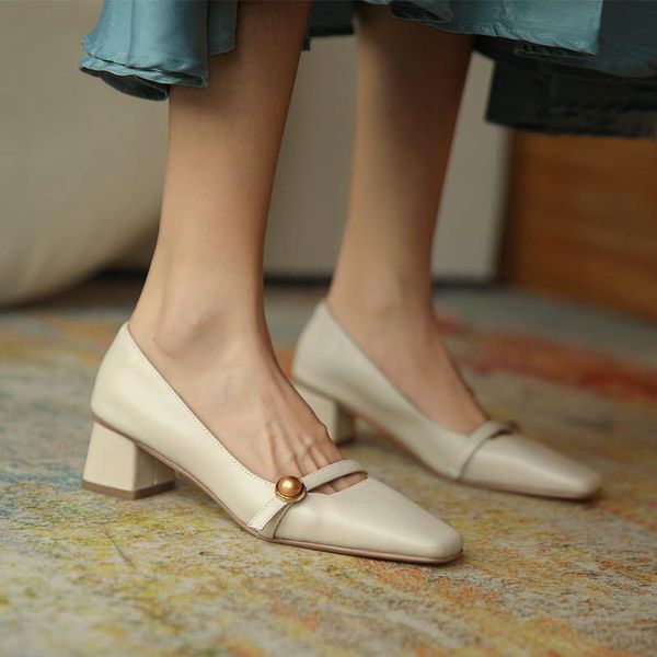 dress shoes fashion mary jane women's retro square toe mid-heel thick with soft leather black single 2022
dress shoes fashion mary jane women's retro square toe mid-heel thick with soft leather black single 2022