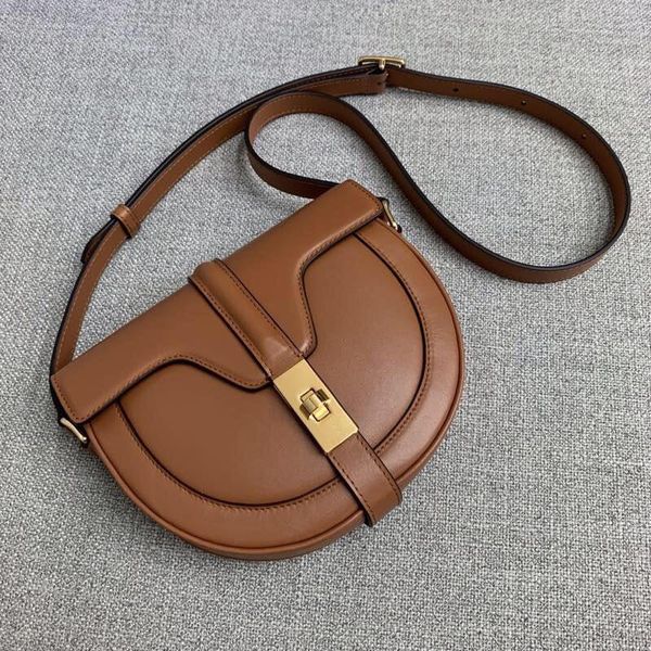 evening bags women's style cowhide shoulder bag niche design semicircle saddle female lock small square tide messenger
evening bags women's style cowhide shoulder bag niche design semicircle saddle female lock small square tide messenger
