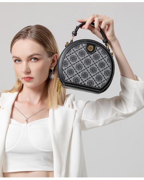 tb women's 2021 new autumn and winter fashion jacquard large capacity small round bag
tb women's 2021 new autumn and winter fashion jacquard large capacity small round bag