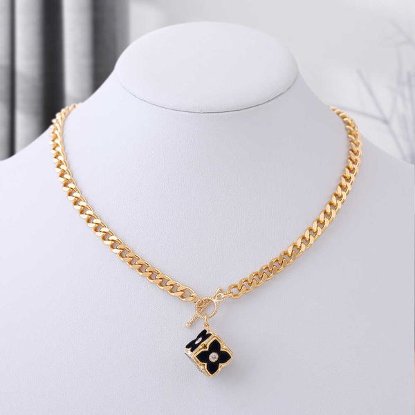 oyb - four leaf square three-dimensional short necklace, clover, thick pendant, punk, metal chain, Silver
oyb - four leaf square three-dimensional short necklace, clover, thick pendant, punk, metal chain, Silver