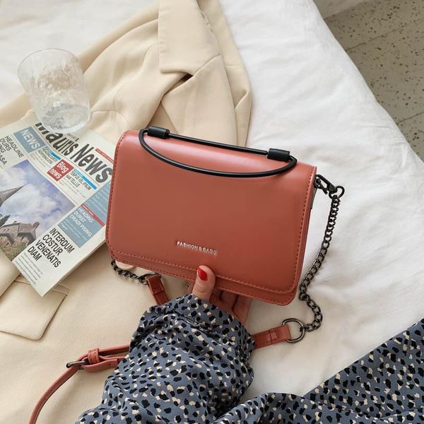 simple portablewomen small chain bags shoulder messenger white handbag fashion square satchel 2021 spring summer style
simple portablewomen small chain bags shoulder messenger white handbag fashion square satchel 2021 spring summer style