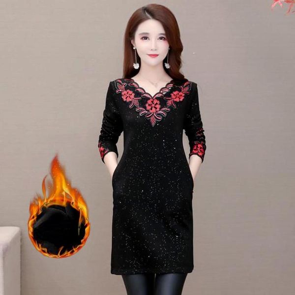 casual dresses 2021 autumn winter middle-aged women female v-neck dress flower embroidered mini plus size clothing vestidos y555, Black;gray
casual dresses 2021 autumn winter middle-aged women female v-neck dress flower embroidered mini plus size clothing vestidos y555, Black;gray