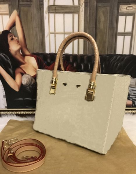 2023 sell fashion bag large-capacity pu tote flower white grid shoulderbag delivery hoot chain bagp brown black bags gift wallet
2023 sell fashion bag large-capacity pu tote flower white grid shoulderbag delivery hoot chain bagp brown black bags gift wallet