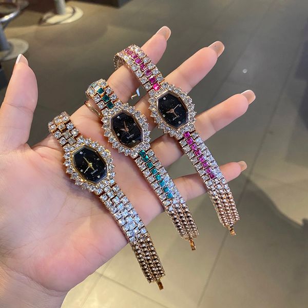 the new full diamond series ladies watch fashion simple retro temperament quartz movement 24mm small dial, Slivery;brown
the new full diamond series ladies watch fashion simple retro temperament quartz movement 24mm small dial, Slivery;brown