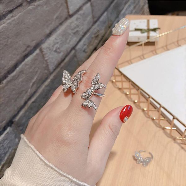 cluster rings korean design fashion jewelry luxury copper inlaid zircon ring asymmetric butterfly group prom party for women, Golden;silver
cluster rings korean design fashion jewelry luxury copper inlaid zircon ring asymmetric butterfly group prom party for women, Golden;silver