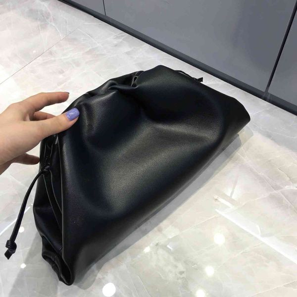 luxury handbags hand cloud large bag fold clip korean version 2021 new women's shoulder messenger bag 39ke kizz, Red;black
luxury handbags hand cloud large bag fold clip korean version 2021 new women's shoulder messenger bag 39ke kizz, Red;black