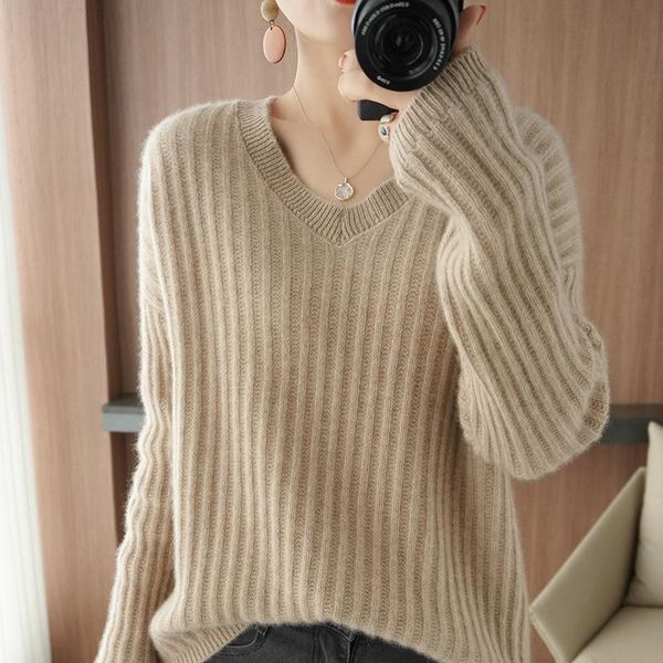 women's sweaters 21 autumn and winter v-neck cashmere sweater long-sleeved pit strip pullover loose lazy pure wool knit bottoming, White;black
women's sweaters 21 autumn and winter v-neck cashmere sweater long-sleeved pit strip pullover loose lazy pure wool knit bottoming, White;black
