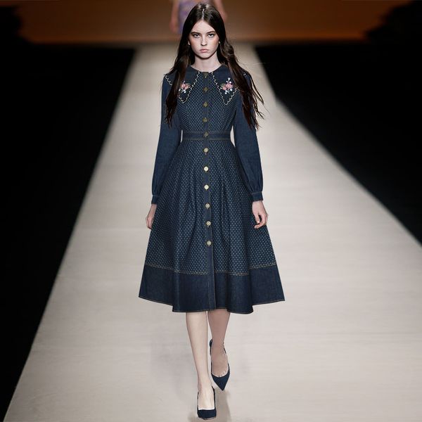 machine embroidery turn-down doll collar long sleeve single-breasted fitted waist bubble large swing denim dress 2021 autumn new, Black;gray
machine embroidery turn-down doll collar long sleeve single-breasted fitted waist bubble large swing denim dress 2021 autumn new, Black;gray