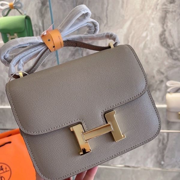 wholesale cowhide kangkang stewardess chain strap messenger women's with folding dust bag luxuryss designerss yw
wholesale cowhide kangkang stewardess chain strap messenger women's with folding dust bag luxuryss designerss yw