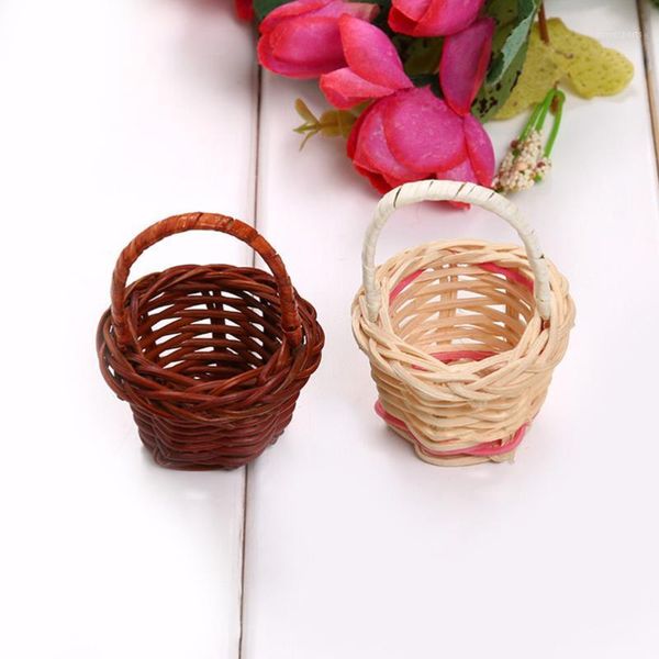 10pcs miniature hand basket rural furniture decoration creative pography props delicate landscaping layout (coffee and white storage baskets
10pcs miniature hand basket rural furniture decoration creative pography props delicate landscaping layout (coffee and white storage baskets