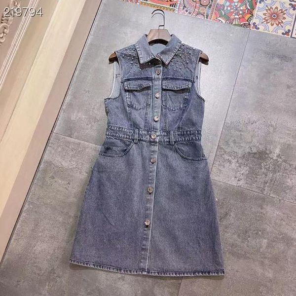 casual dresses 2021 summer runway collection women denim dress type diamonds mini sleeveless street style single breasted, Black;gray
casual dresses 2021 summer runway collection women denim dress type diamonds mini sleeveless street style single breasted, Black;gray