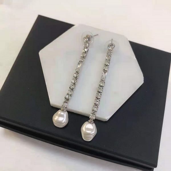 special offer 70% off long pearl diamond rhodium earrings 2021 brass fashion earrings female 925 silver needle, Golden;silver
special offer 70% off long pearl diamond rhodium earrings 2021 brass fashion earrings female 925 silver needle, Golden;silver