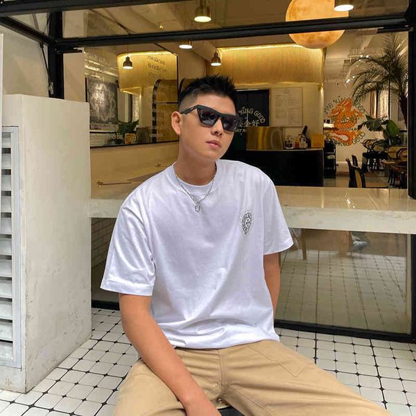 short 2021 spring summer ins tide br sleeve t-shirt men's and women's round neck horseshoe cross double shadow, White 
short 2021 spring summer ins tide br sleeve t-shirt men's and women's round neck horseshoe cross double shadow, White