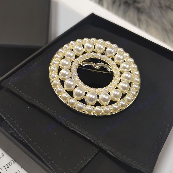 l-c6 women's designer brooches classic letter logo ring shape with pearl brooch luxury jewelry wholesale, Gray
l-c6 women's designer brooches classic letter logo ring shape with pearl brooch luxury jewelry wholesale, Gray