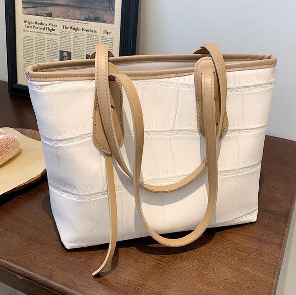 evening bags european and american stone pattern large-capacity bag2021 lady's all-match single shoulder bag small fresh commuter tote
evening bags european and american stone pattern large-capacity bag2021 lady's all-match single shoulder bag small fresh commuter tote