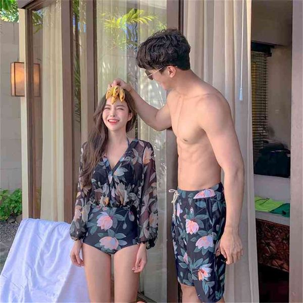 couple swimsuit women floral print swimwear chiffon long sleeve monokini men shorts swim suit korea style lace pad 210728, White;black
couple swimsuit women floral print swimwear chiffon long sleeve monokini men shorts swim suit korea style lace pad 210728, White;black