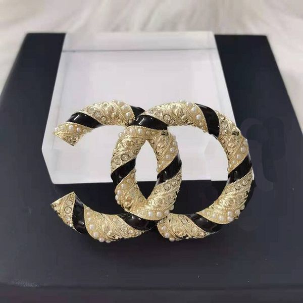 xiangjiaxiaoxiang geomantic diamond pearl drop black glue double-c brooch new fashion korean temperament net red feeling brooch2, Gray
xiangjiaxiaoxiang geomantic diamond pearl drop black glue double-c brooch new fashion korean temperament net red feeling brooch2, Gray