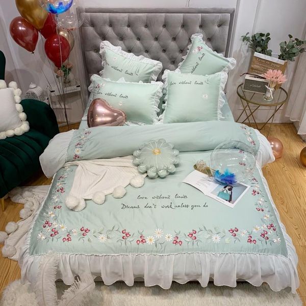 bedding sets egyptian cotton embroidery king wedding duvet cover bed sheet pillowcases 4pcs lace luxury bedclothes
bedding sets egyptian cotton embroidery king wedding duvet cover bed sheet pillowcases 4pcs lace luxury bedclothes