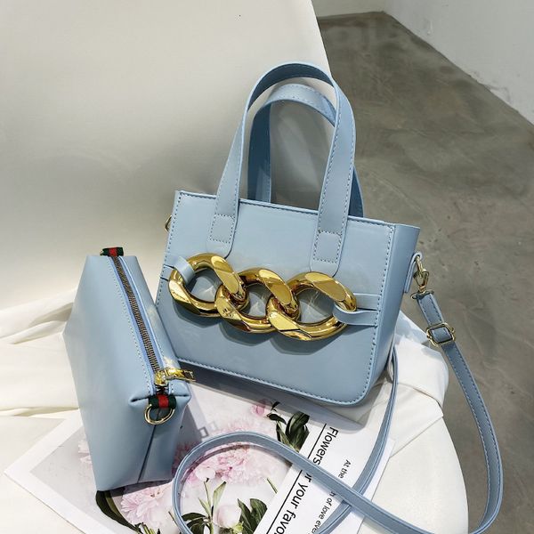 handbag 2021 metal twist decorative design fashion trend two in one child mother single shoulder messenger bag
handbag 2021 metal twist decorative design fashion trend two in one child mother single shoulder messenger bag