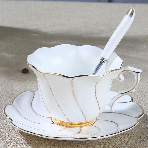 mugs creative bone china coffee cup luxury gold-painted white afternoon tea with saucer and spoon simple household drinkware
mugs creative bone china coffee cup luxury gold-painted white afternoon tea with saucer and spoon simple household drinkware