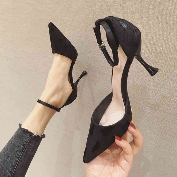 dress shoes high heels profsional high-heeled versatile pointed shallow mouth thin heel single black embroidered women's shoes
dress shoes high heels profsional high-heeled versatile pointed shallow mouth thin heel single black embroidered women's shoes