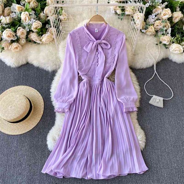 spring european american retro fashion vestidos women's lace v-neck puff sleeve pleated slim midi dress c512 210506, Black;gray
spring european american retro fashion vestidos women's lace v-neck puff sleeve pleated slim midi dress c512 210506, Black;gray