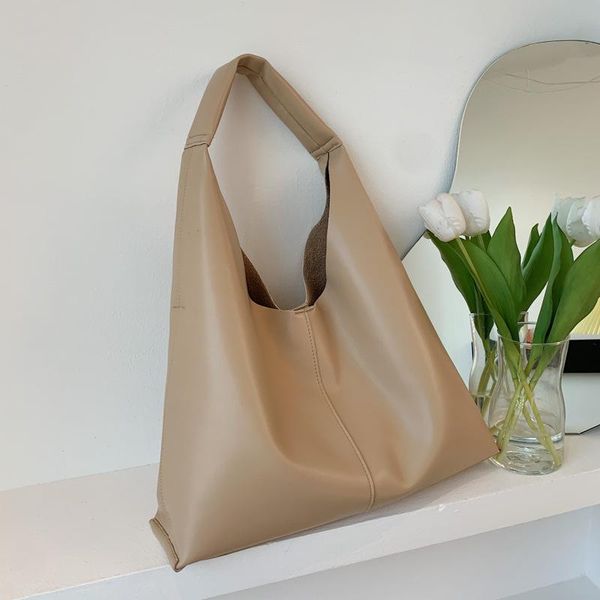 evening bags european and american ladies handbags simple fashion shoulder bag 2021 trend large capacity solid color soft leather
evening bags european and american ladies handbags simple fashion shoulder bag 2021 trend large capacity solid color soft leather