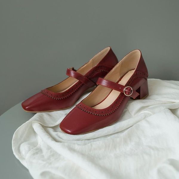 dress shoes spring/fall 2021 women's brogues, carved shallow single shoes, mid-heel mary jane fashion, Black
dress shoes spring/fall 2021 women's brogues, carved shallow single shoes, mid-heel mary jane fashion, Black