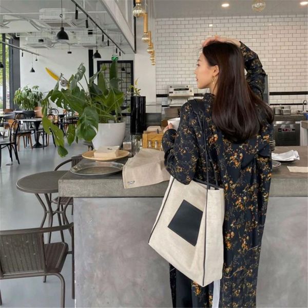ladies letter print travel bags large capacity bag luggage women handbags luxury design foldable canvas totes duffel
ladies letter print travel bags large capacity bag luggage women handbags luxury design foldable canvas totes duffel