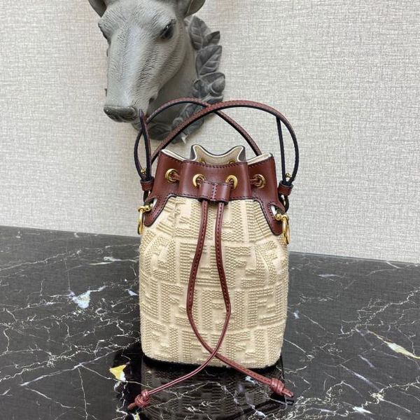 21 spring and summer new mini bucket canvas 3d embroidery one shoulder old flower drawstring hand-held messenger leisure women's bag
21 spring and summer new mini bucket canvas 3d embroidery one shoulder old flower drawstring hand-held messenger leisure women's bag