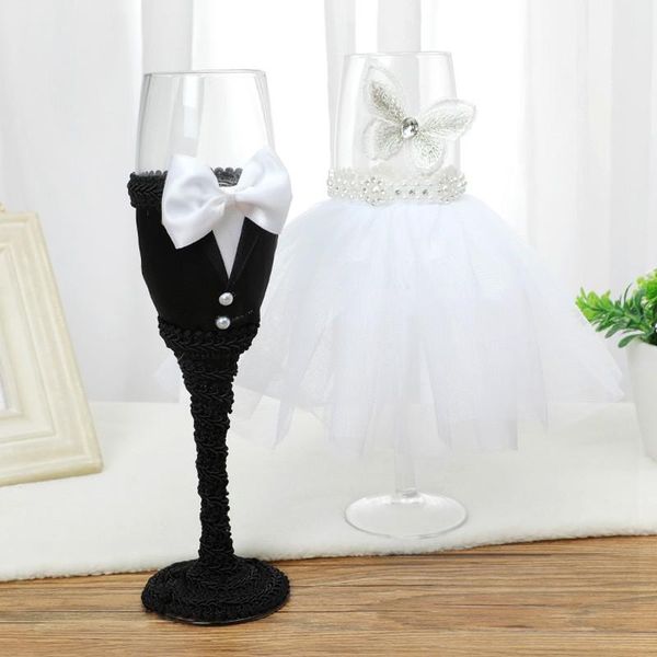 2/4 pcs/set wedding bride groom dress wine cups champagne glass cup party events diy decoration ornaments glasses
2/4 pcs/set wedding bride groom dress wine cups champagne glass cup party events diy decoration ornaments glasses