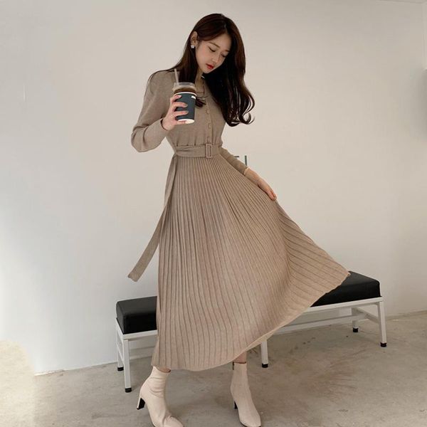 v-neck knitted dress women 2021 autumn and winter belt buckle elegant sweater base casual dresses, Black;gray
v-neck knitted dress women 2021 autumn and winter belt buckle elegant sweater base casual dresses, Black;gray